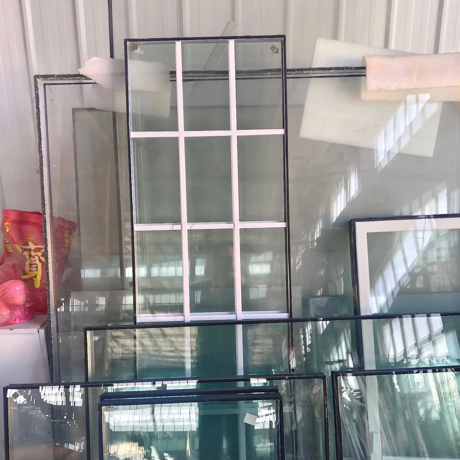 Crossbar Grilled Clear and Low E Round Decorative Insulated Glass