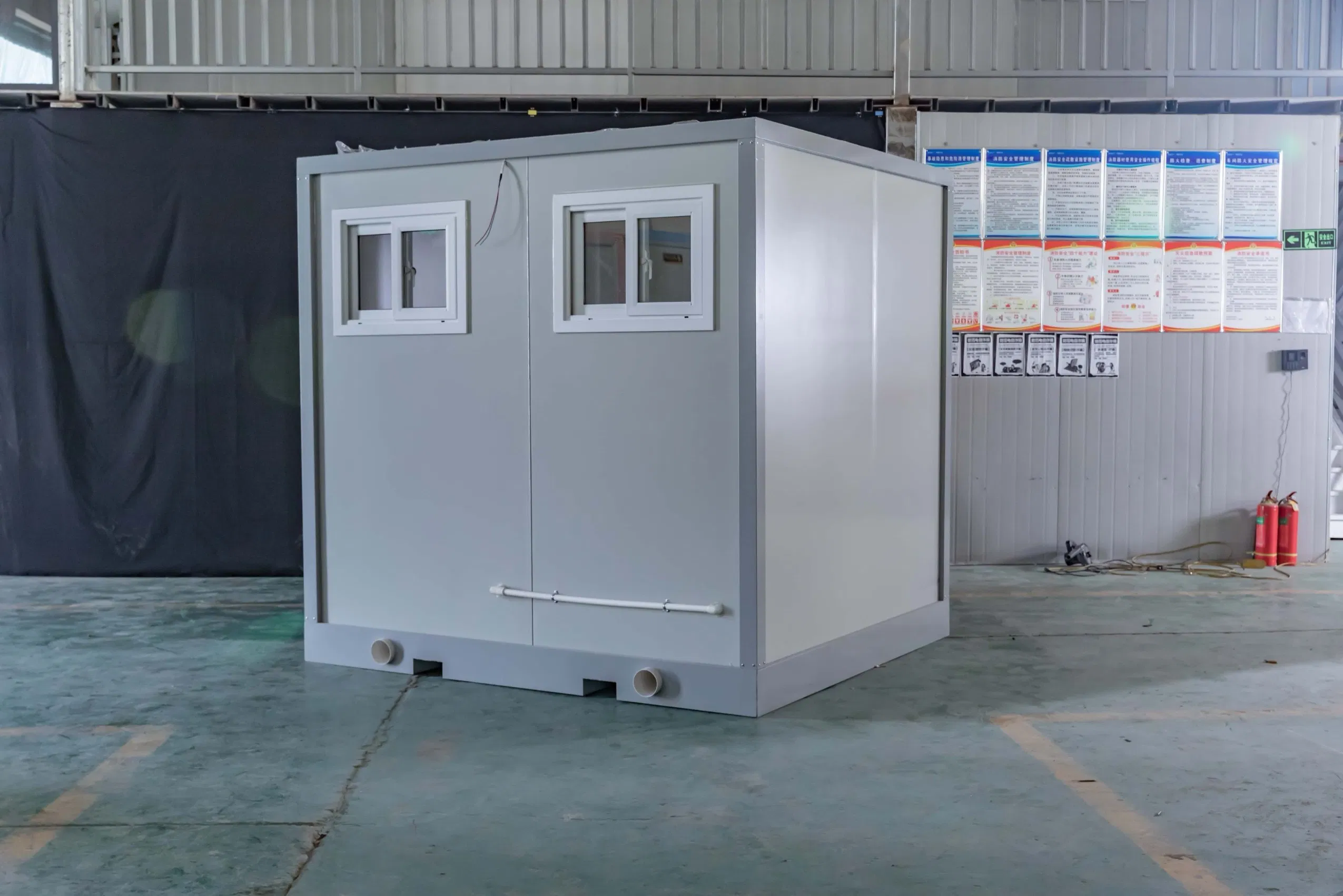 High Quality Luxury Mobile Chinese Design Style Public Portable Toilet for Outdoor