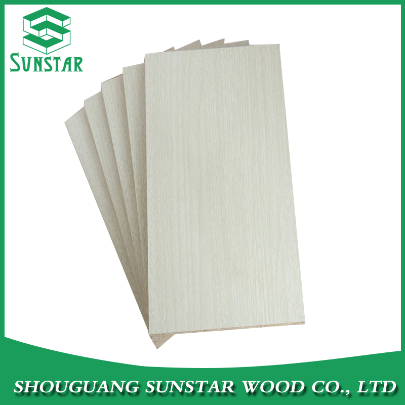 E1 E2 4*8FT 18mm/16mm/15mm/9mm Embossed Finish Melamine Plain Veneer Wood Grain Solid Color Particle Board Chipboard for Furniture and Building Material
