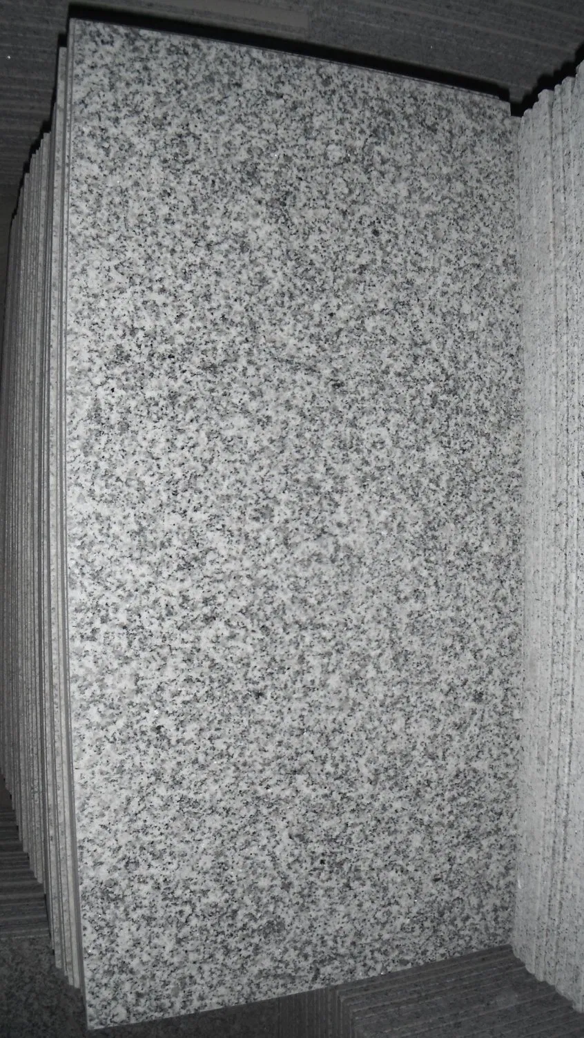 Hot Sale Flamed G623 Light Grey Granite Tile for Wall Decoration and Flooring