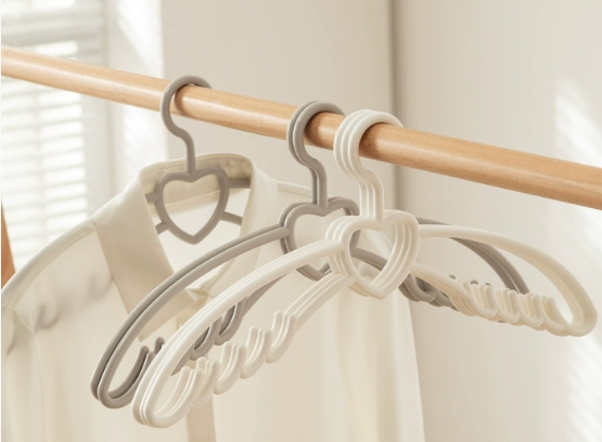 Wholesale of Non-Marking Plastic Clothes Hangers for Clothing Stores