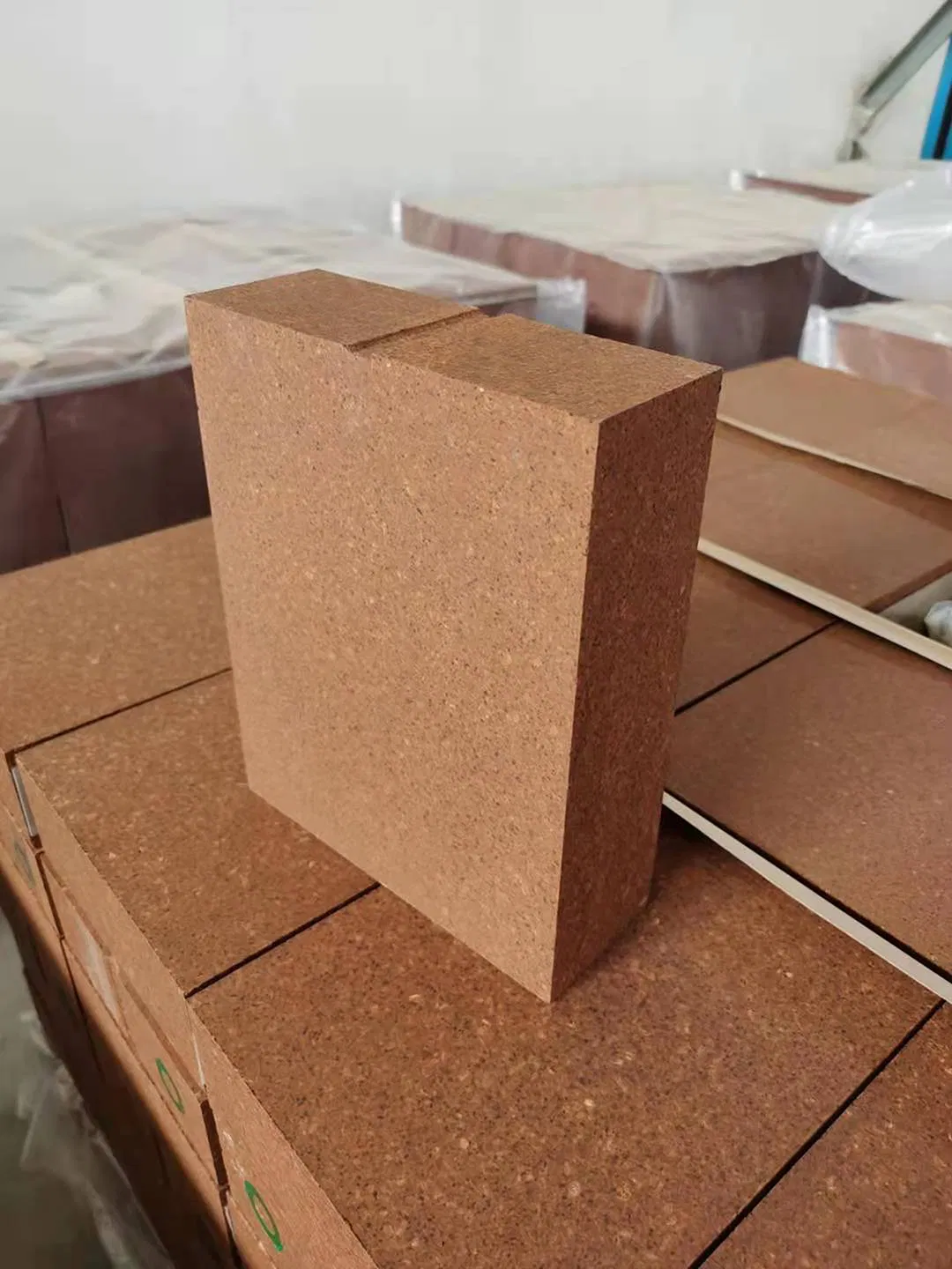 Огнеупорный кирпич Magnesia Hercynite для цементных печей