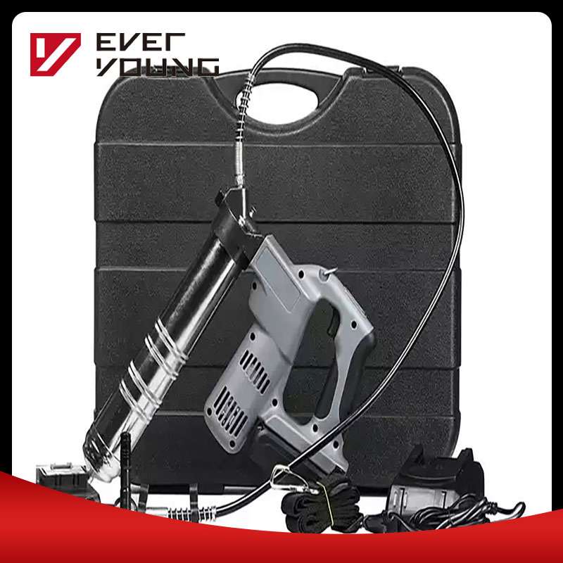 Аккумуляторный шприц для смазки 18V, 1500 мАч