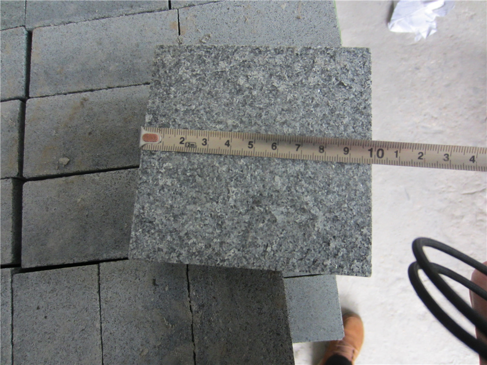 Flamed Finnish Grey Granite Cube Stone Square Stone for Outdoor Paving