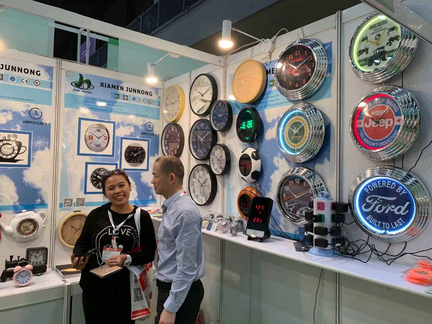 Round Shape Meteal LED Clock