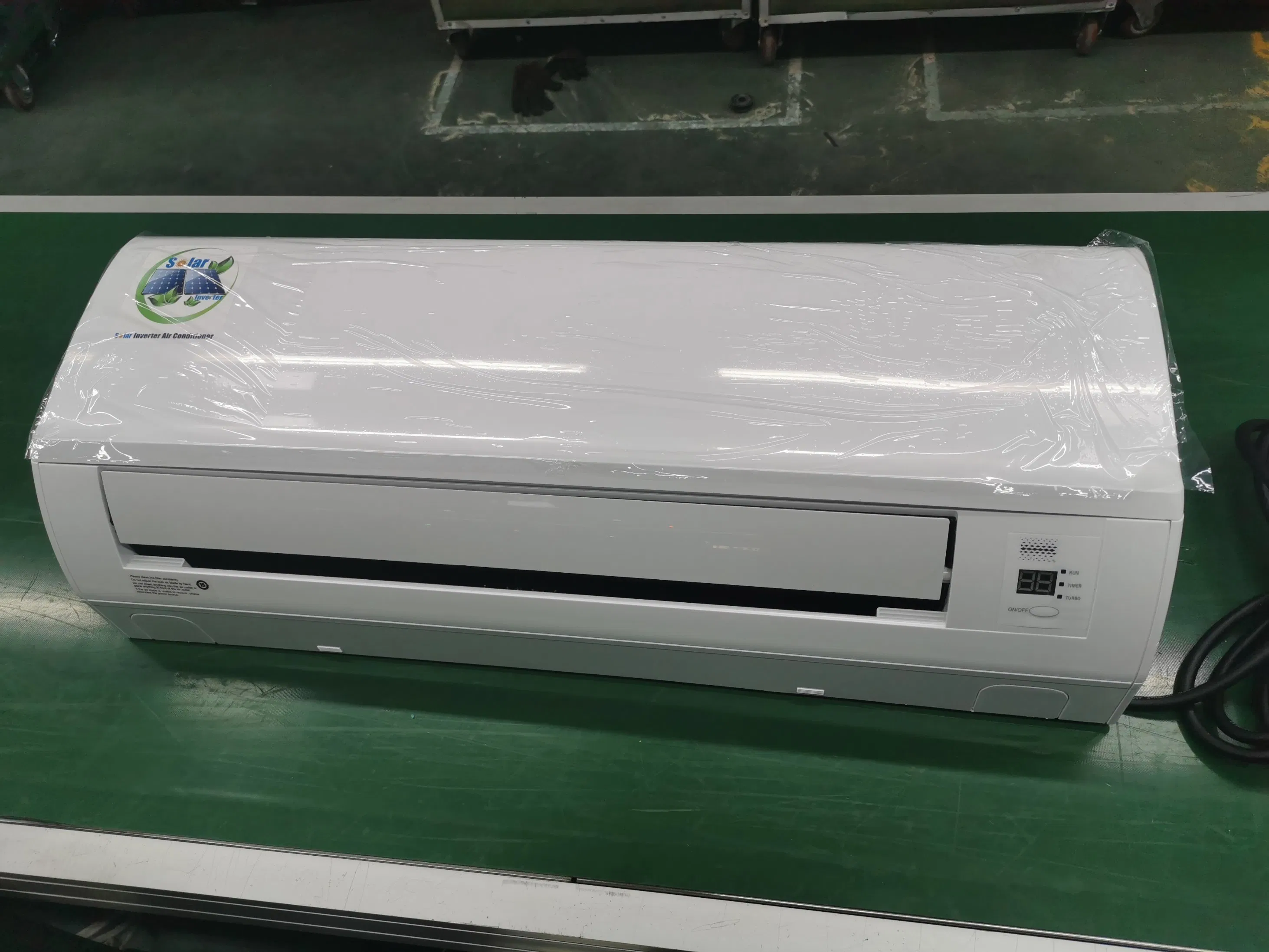 Кондиционер Gree Solar 12000 BTU с солнечной панелью