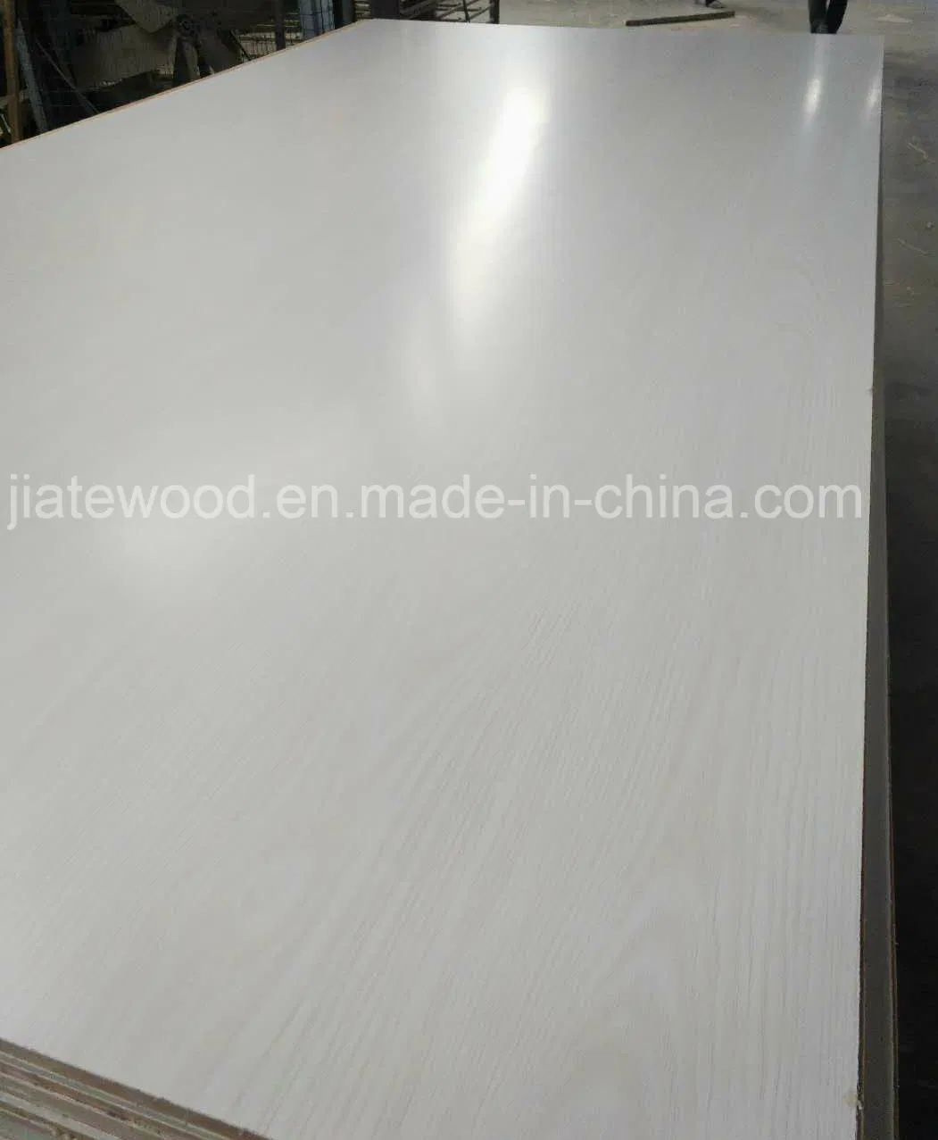 Premium Melamine Paper Plywood Sheet 1220X2440 mm for Versatile Applications