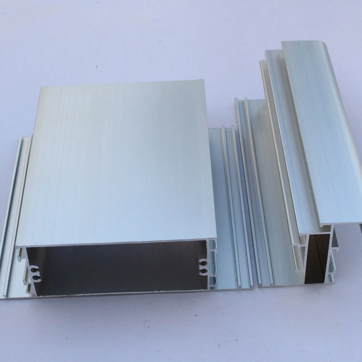 Custom Aluminum Extrusion Profiles for Windows and Doors Aluminum Frame