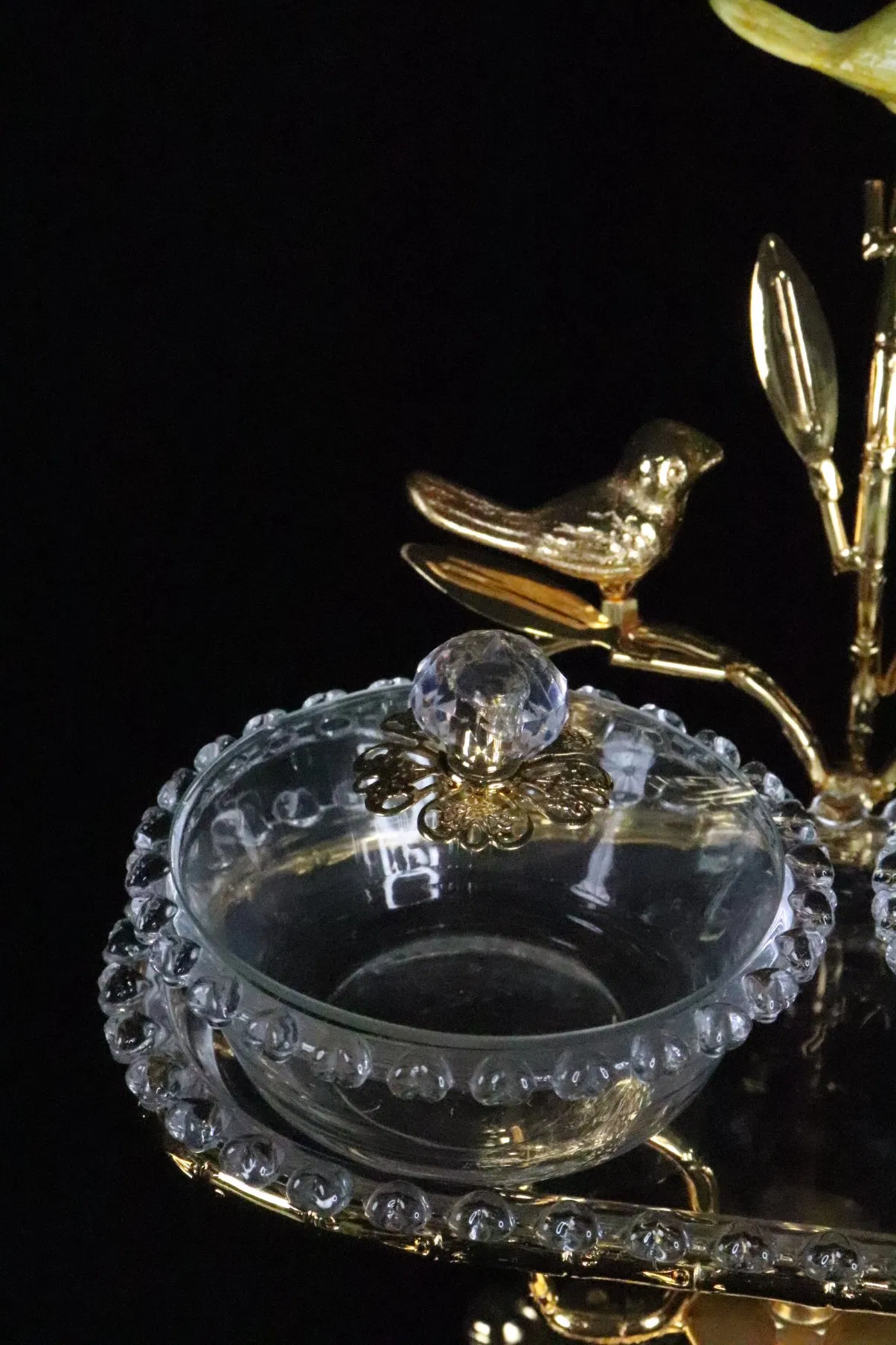 Multi Functional Wrought Iron with High Transparency Glass Bowl Set Suitable for Various Occasions