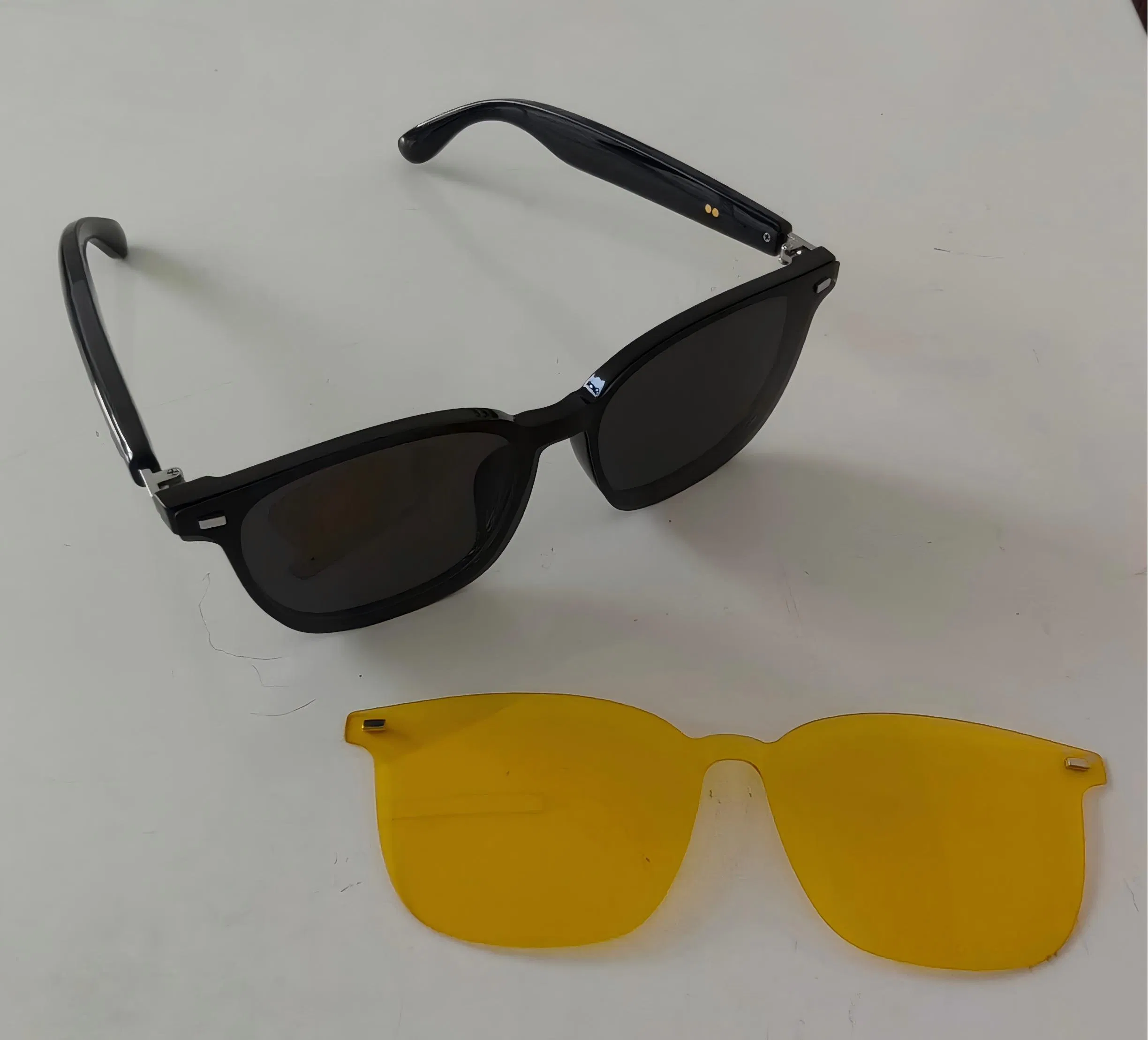 Умные очки с шумоподавлением для музыки и звонков