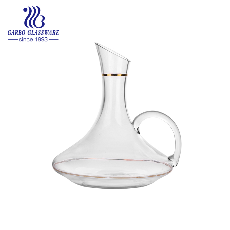 Factory Cheap Elegant Ion Plated Golden Royal 1.7liter Gift Glass Red Wine Decanter for Party Banquet