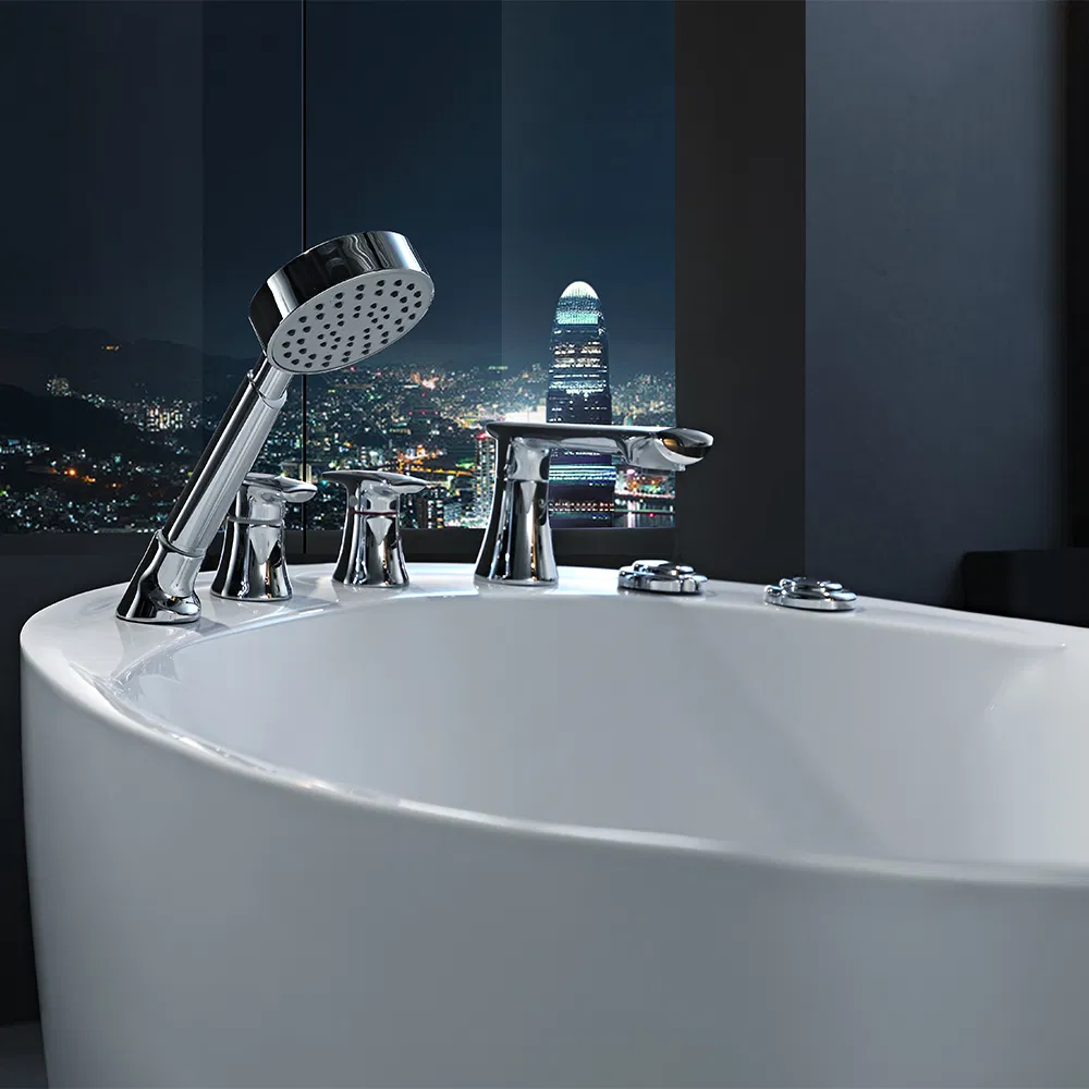 Современная акриловая ванна с краном