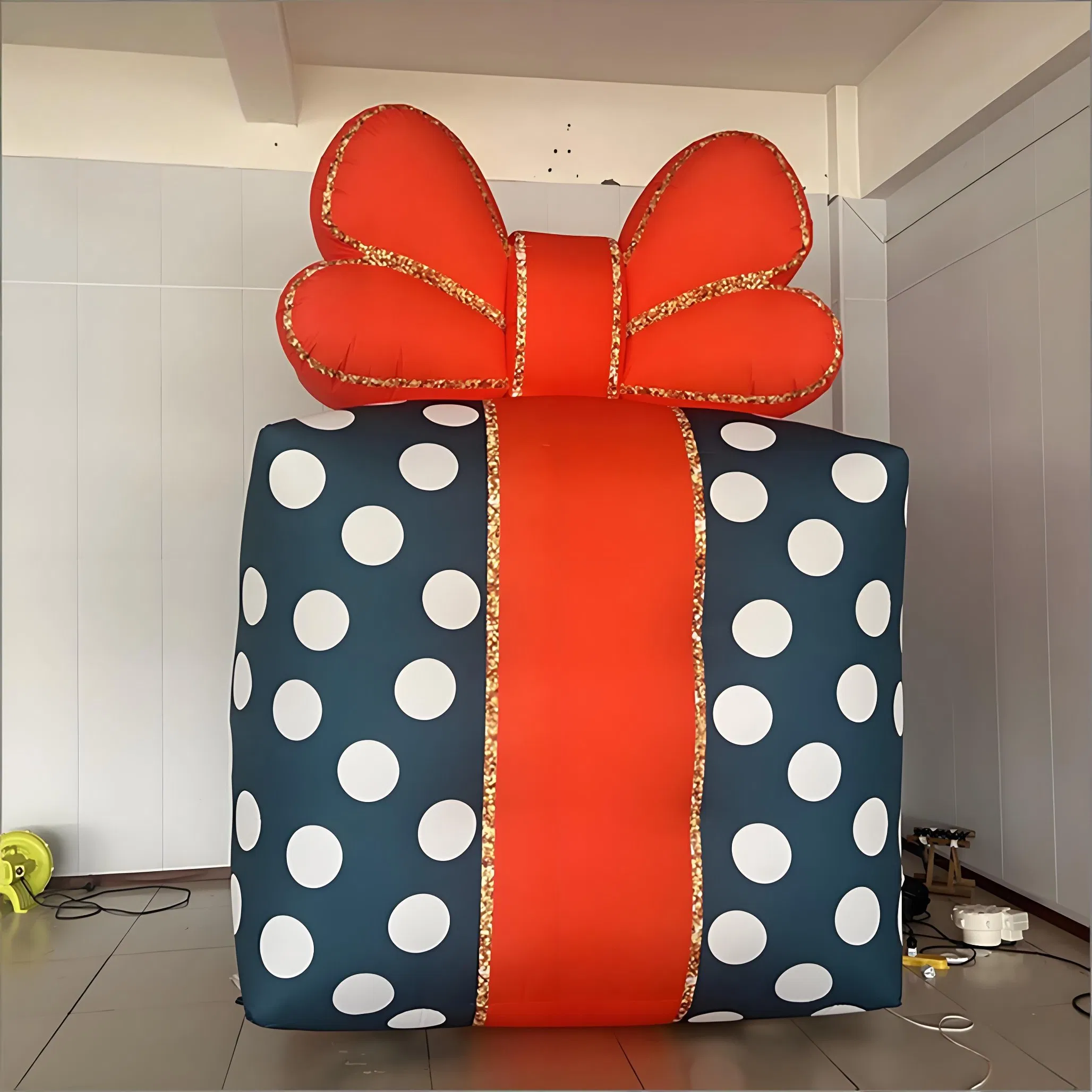 Boyi Prop Holiday Decor for Mall Promotion/New Year Event Inflatable Gift Box