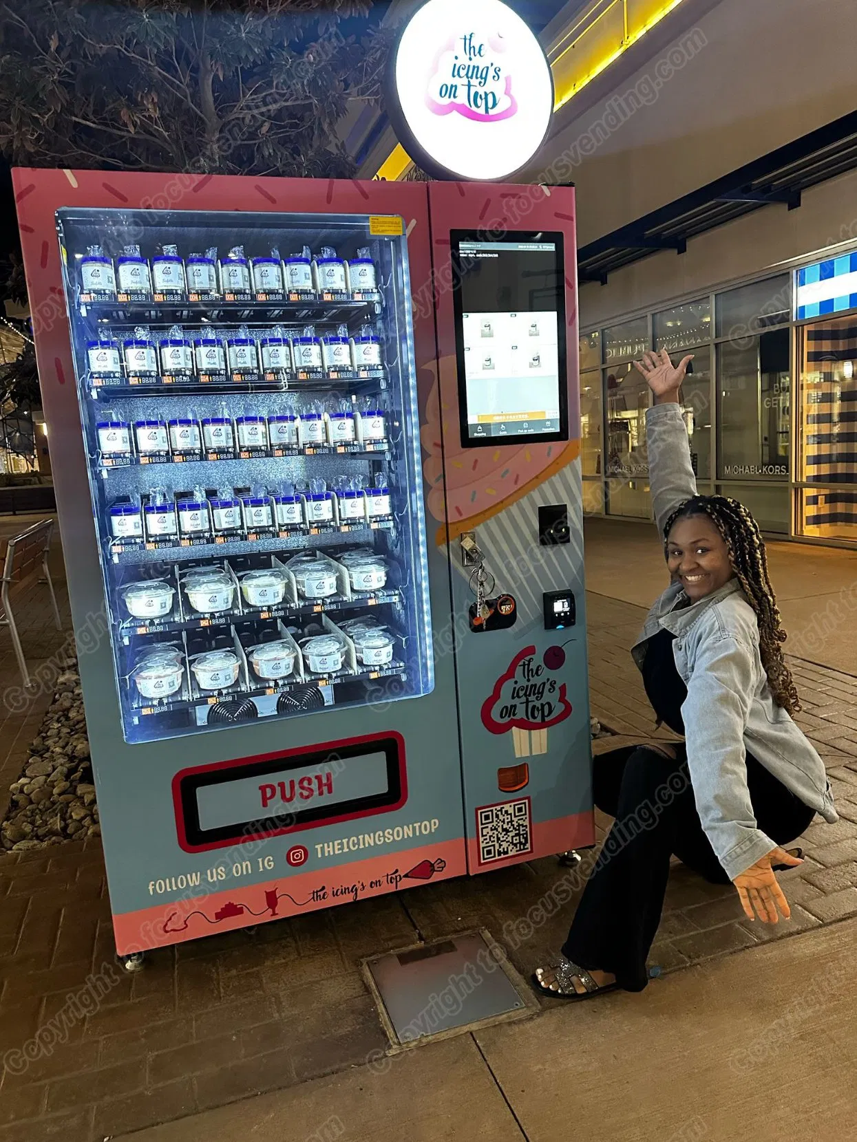 Full-Automatic Snack Vending Machine for Chips/Nuts/Chocolate Commercial 24h Unattended Food Dispenser