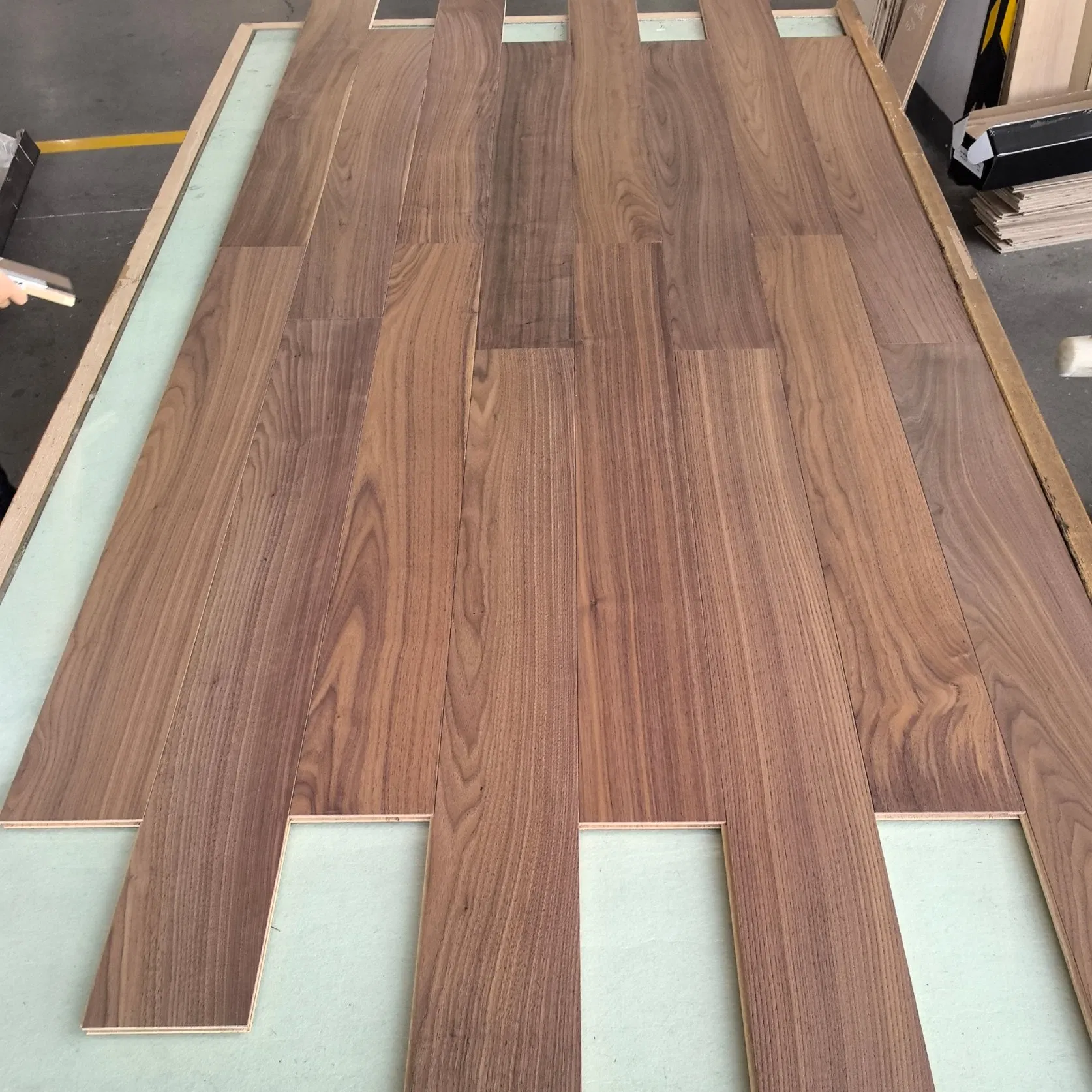 Solid Wood 3/4 Walnut Natural European Multi Layer Engineered Wood Flooring Hardwood Flooring