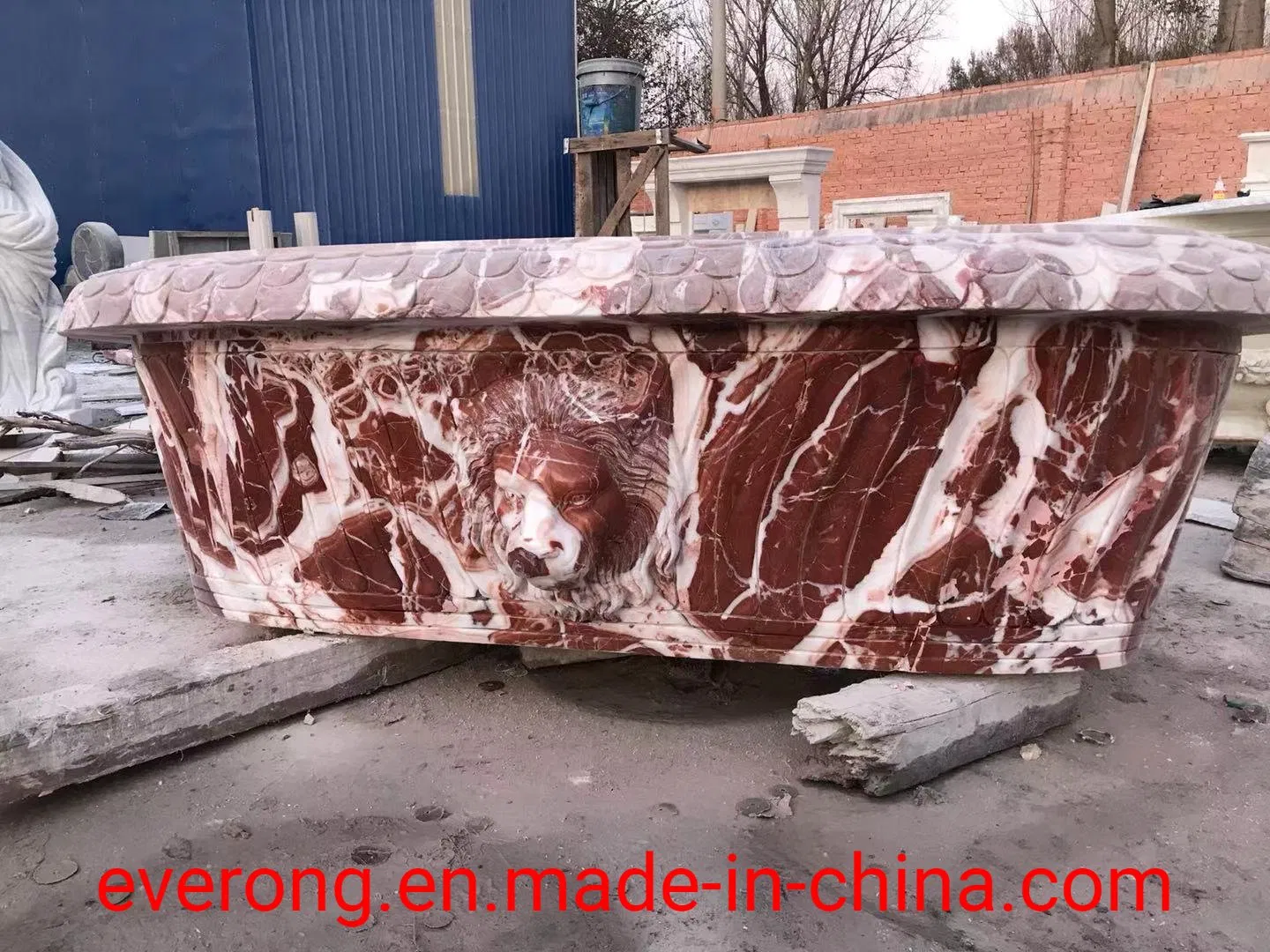 Угловая ванна из натурального мрамора