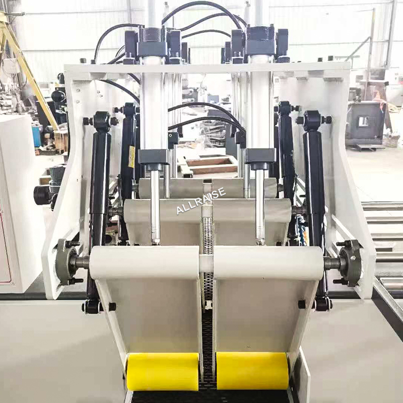 Ленточная пила по дереву