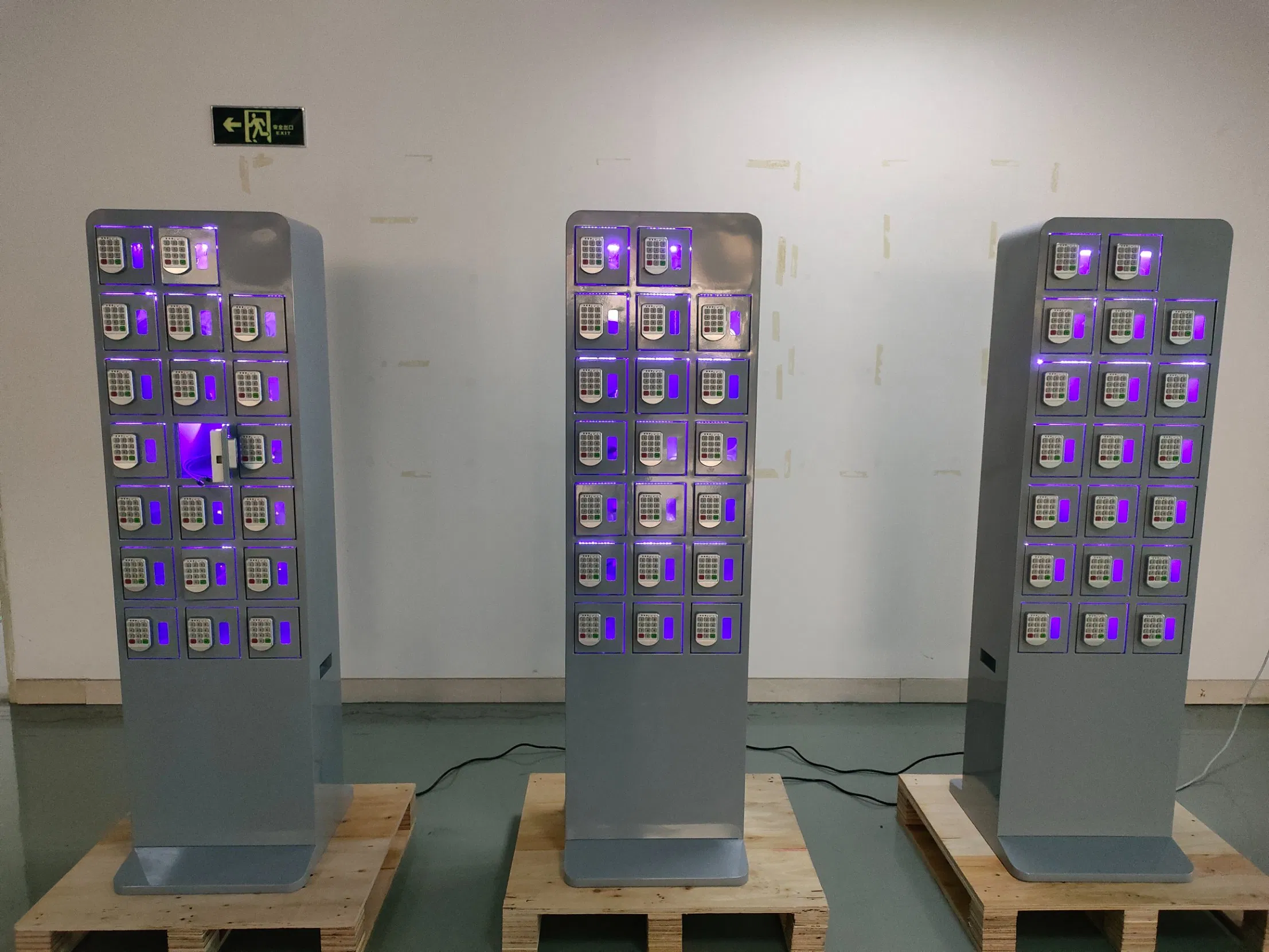 Outdoor & Indoor Phone Charging Kiosk Solar Power Supply Kiosk