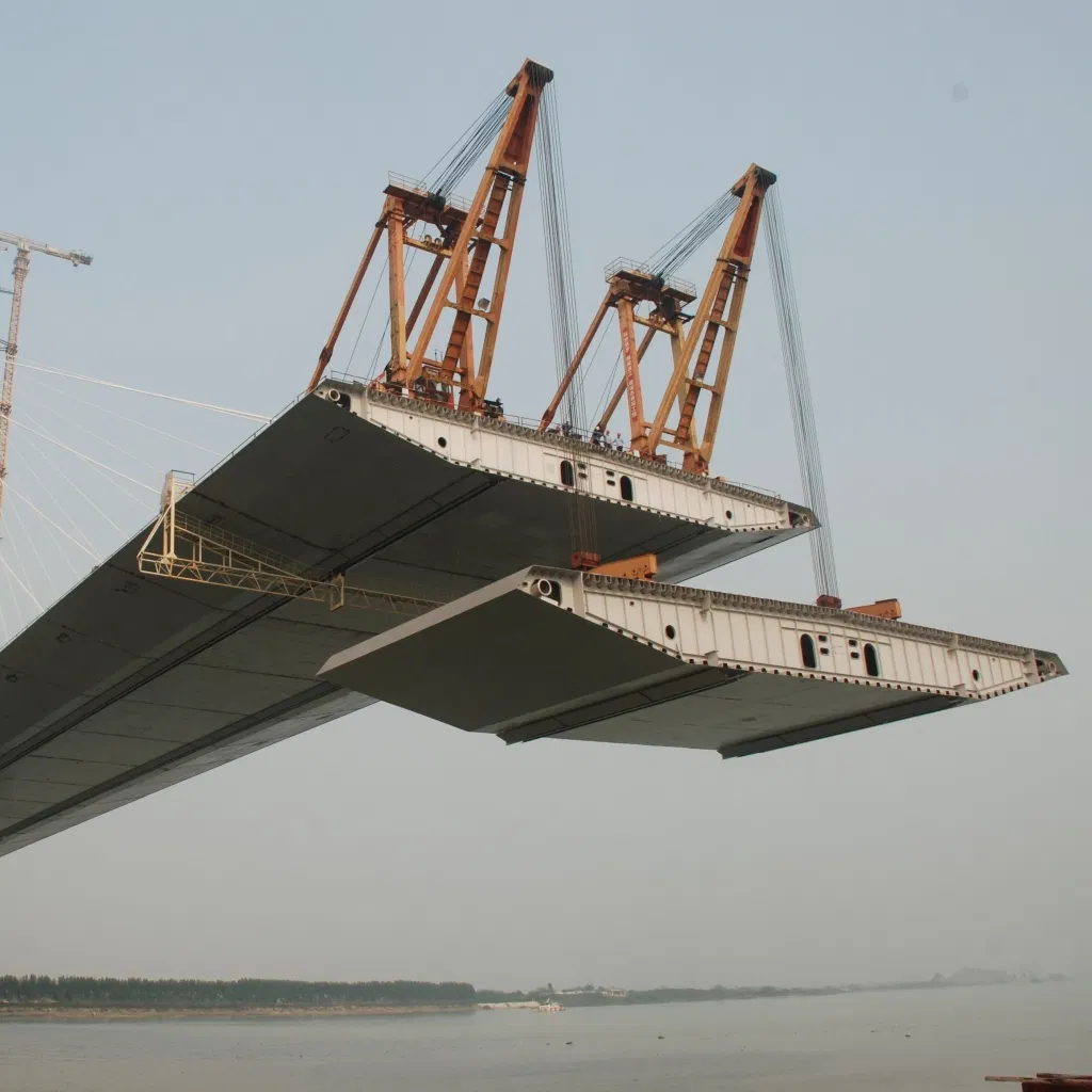 Sleek Steel Structure Bridge Design for Innovative Transportation Solutions, Leading Manufacturer of Steel Structures in China.