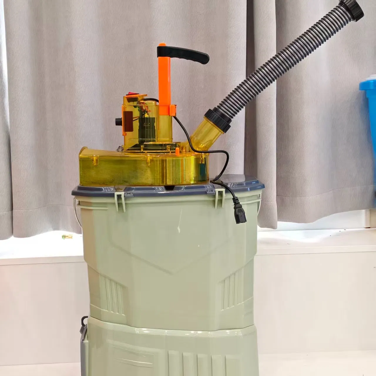 Rechargeable Electric Fertilizer Distributor Leak-Proof Agricultural Use