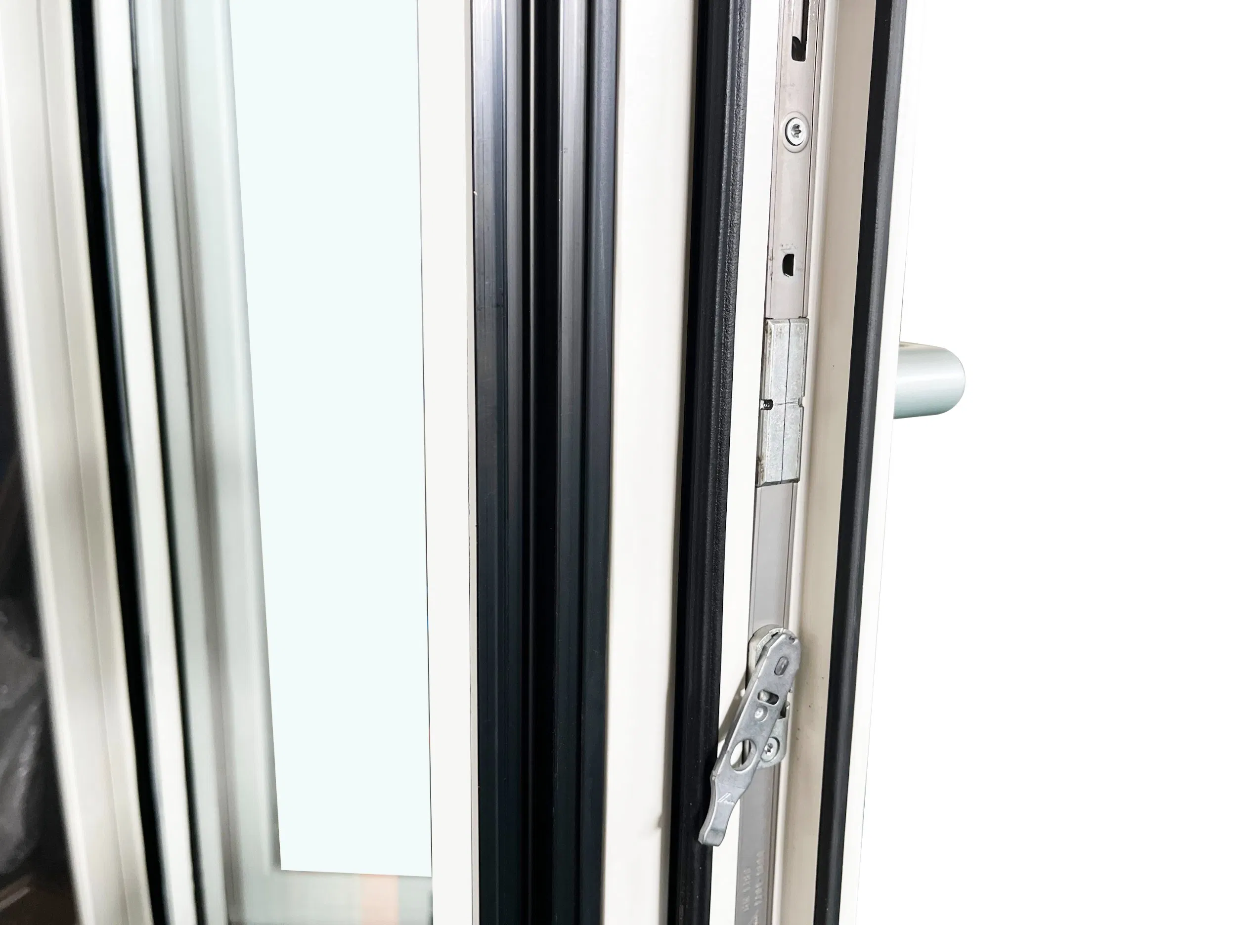 Eco-Certified Aluminum-Clad Wood Passive House Window - High Efficiency, Wind-Resistant with Secure Lock for Modern Buildings