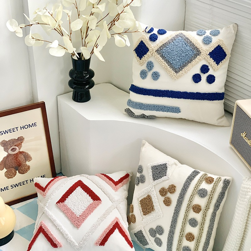 Luxurious Tufted Embroidery Cushion Cover for Elegant Home Decor