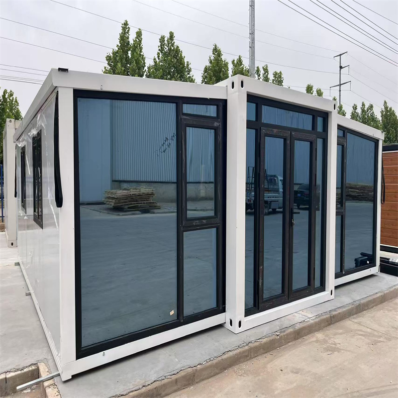 Grade 10 Dormitories Plastic Film Packaging Tiny House Expandable Office