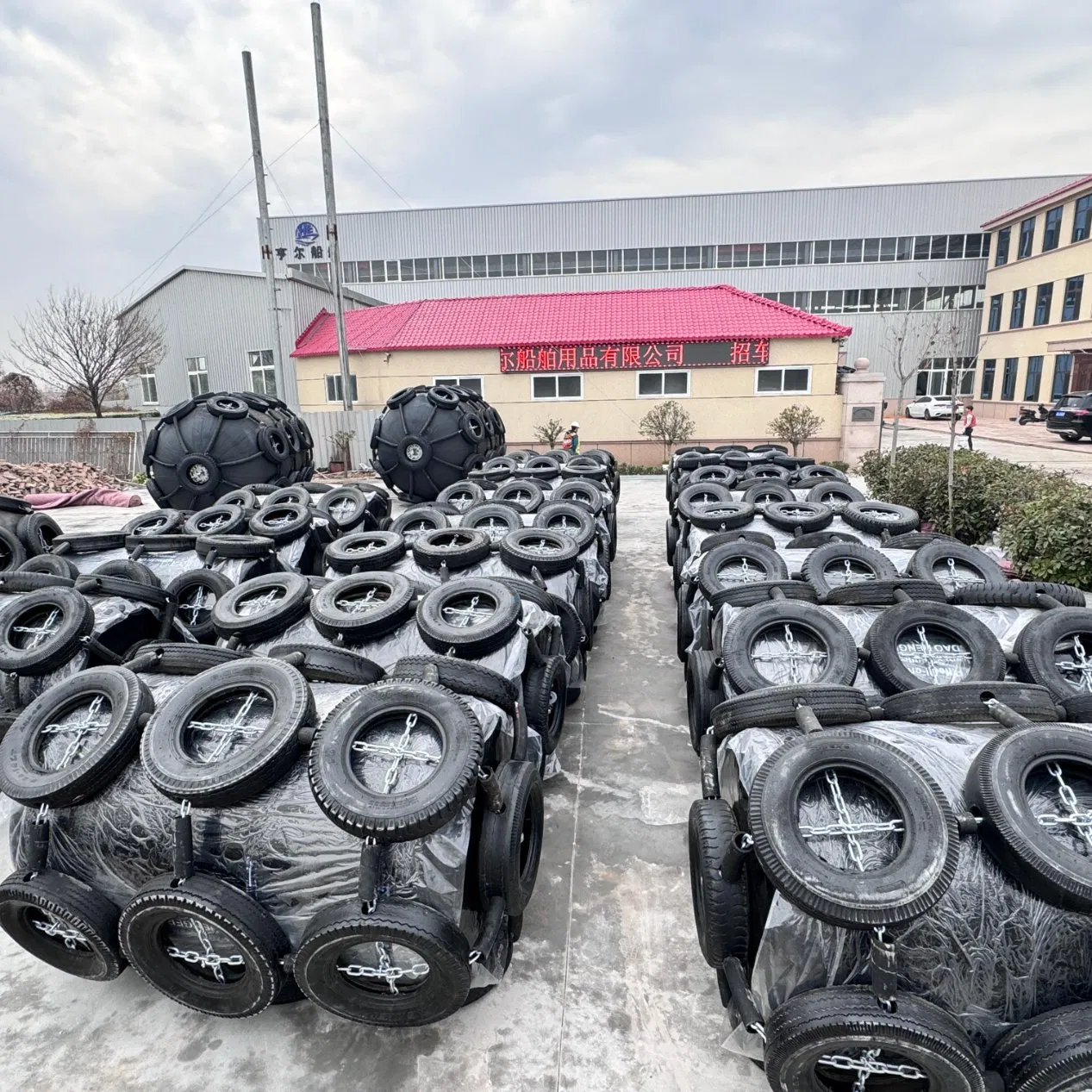 Прочные универсальные пенопластовые кранцы для коммерческого и рекреационного использования