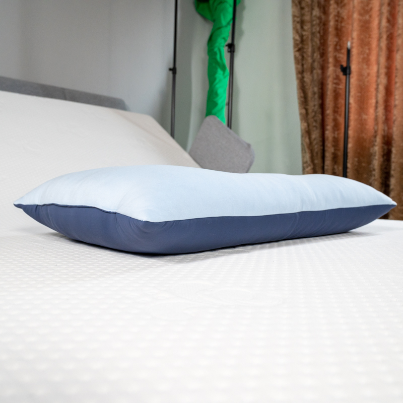 Dual-Sided Orthopedic Pillow Featuring Cooling Contour and Adaptive Shredded Foam Support