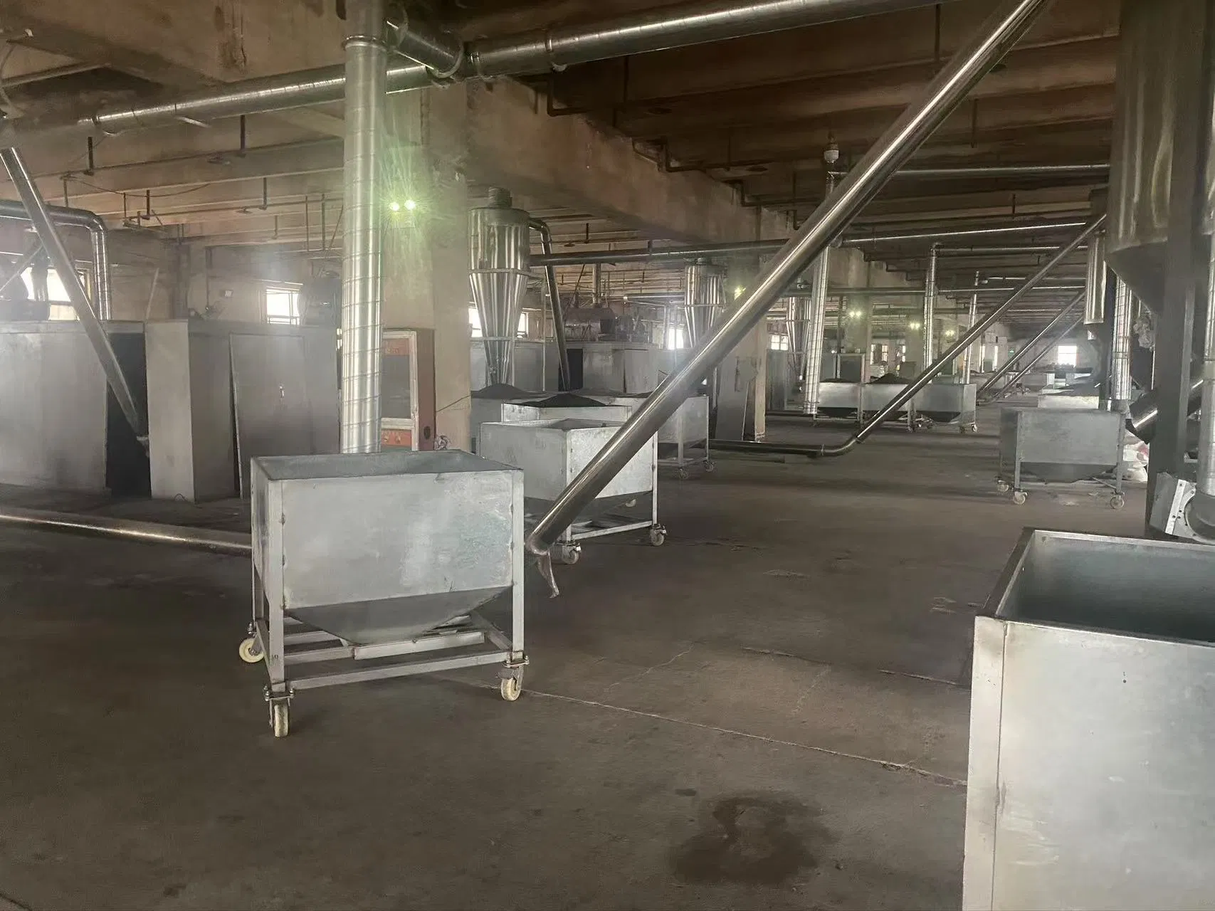 Ocox Eco Friendly Waterrpoof Fireproofco-Extrusion Corrosion Resistance WPC Decking Flooring Board