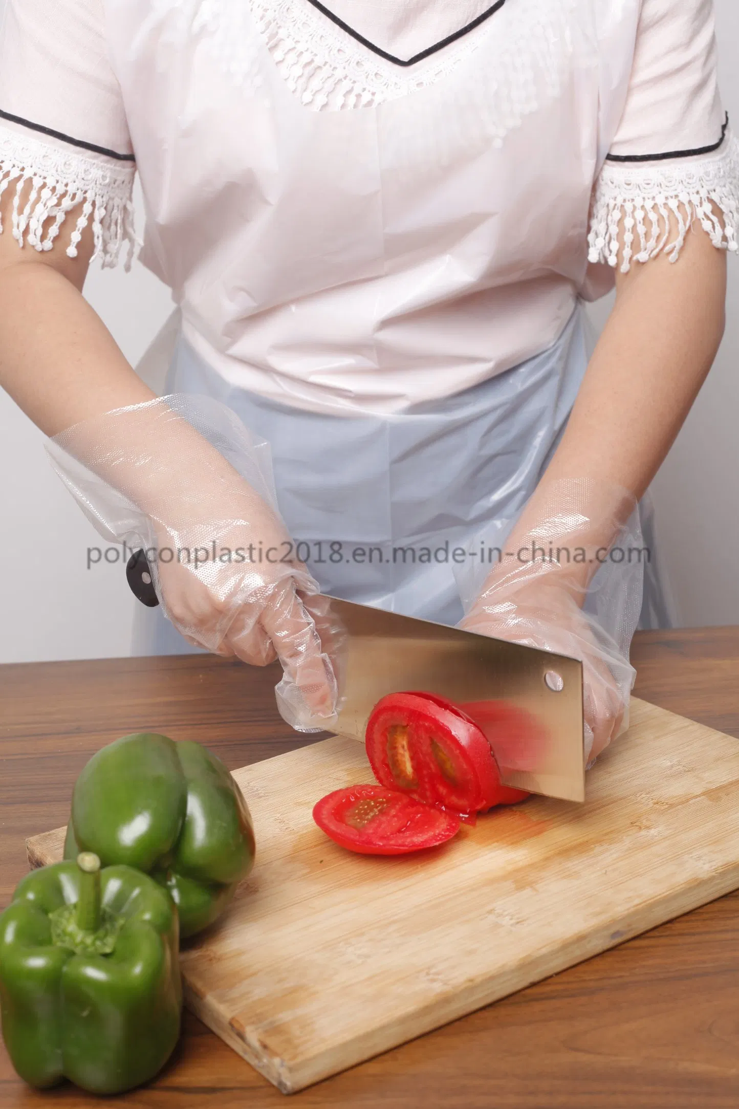 White Poly Disposable Aprons Low Density Polyethylene for Cooking, Painting, Cleaning, Maintenance.