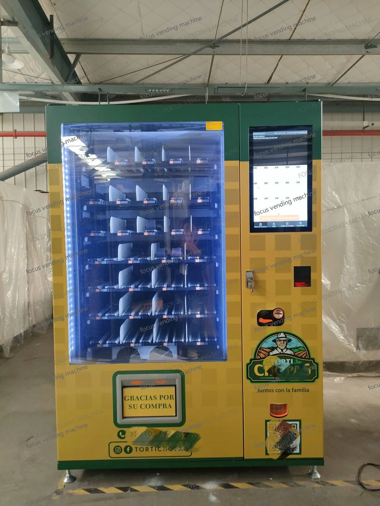 Fresh Coconut Vending Machine with Elevator System Automatic
