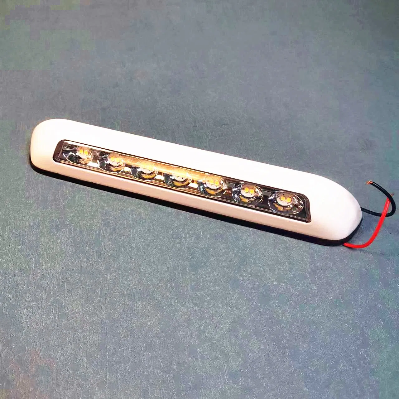 Водонепроницаемый светодиодный светильник для яхт и автодомов