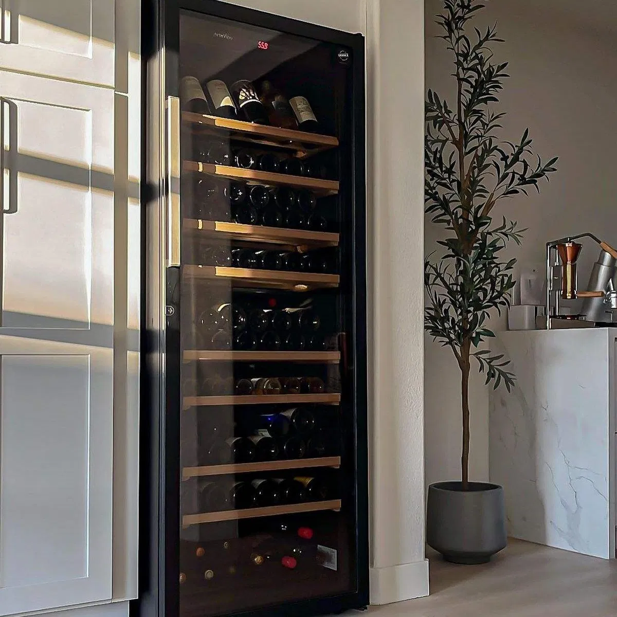 Stylish Large Capacity Wine Cooler Cabinet for Enthusiasts and Collectors
