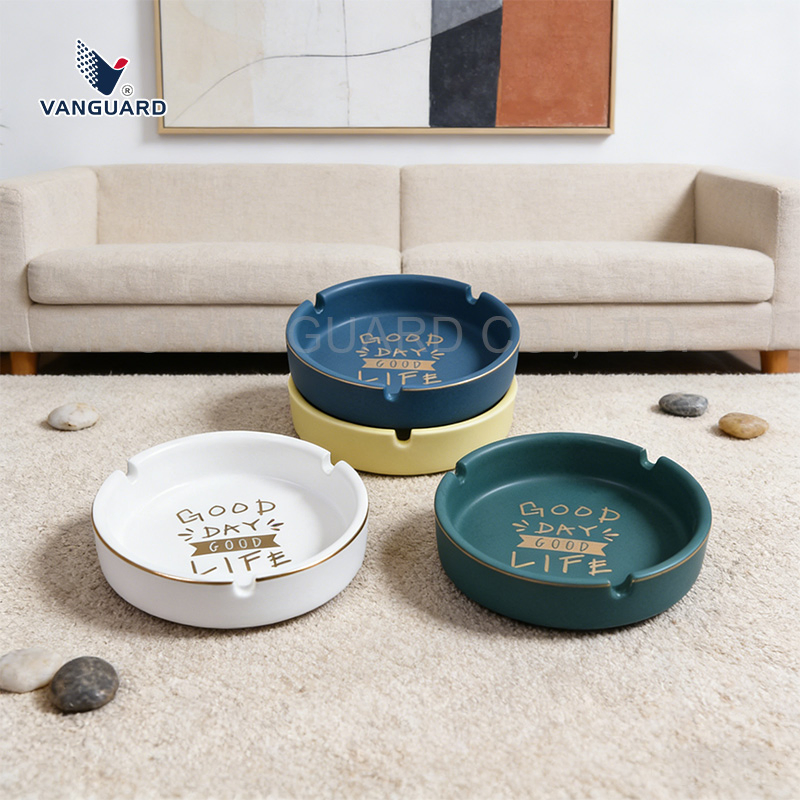 Modern Creative Logo Design Ashtray Custom Color Tabletop Ashtray Ceramic Round Shape Ashtray for Daily Use