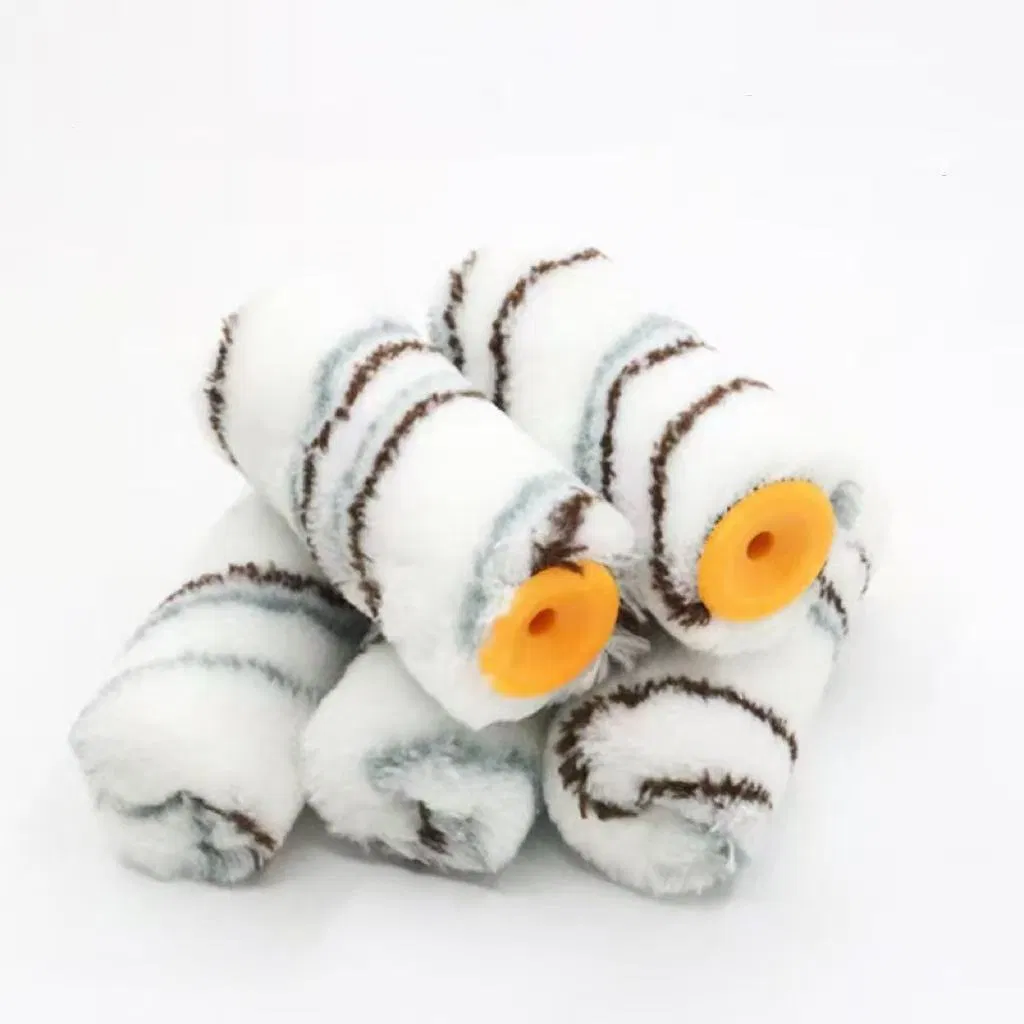 Малярный валик с пластиковой ручкой