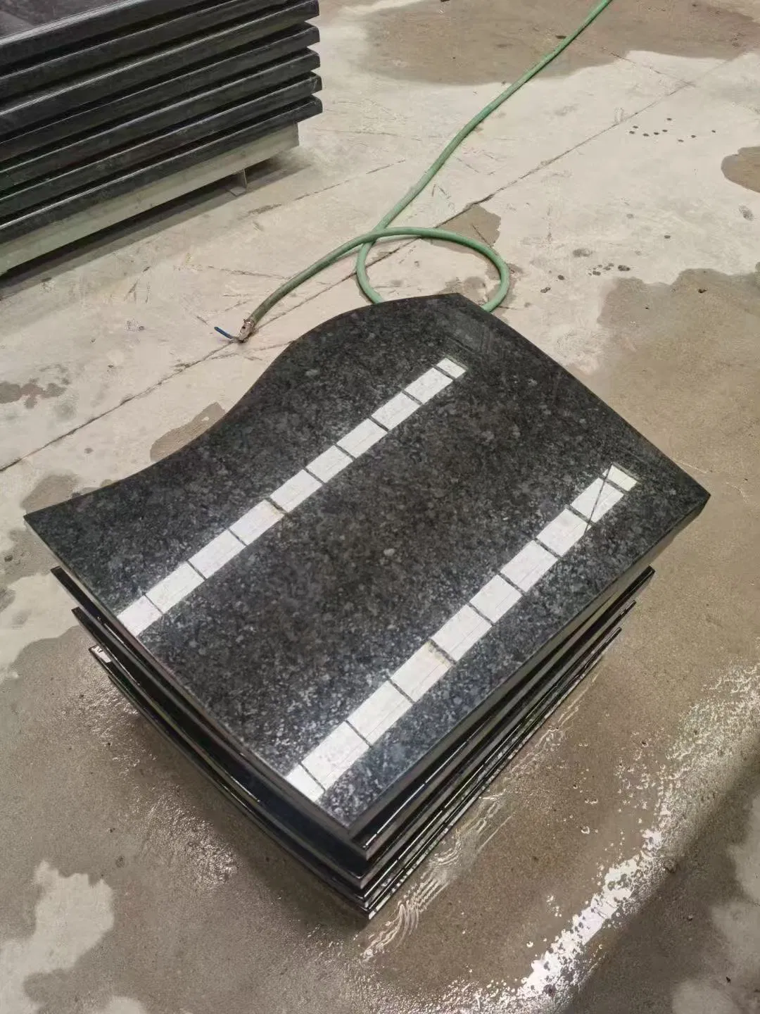 Angola Black Granite Headstone for Memorial Funeral Cemetery Monument