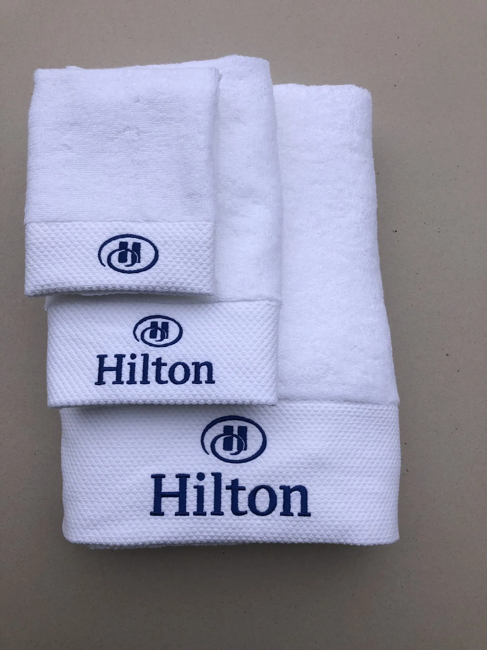 Soft and Absorbent Hotel Bath Towel for Adults and Sports
