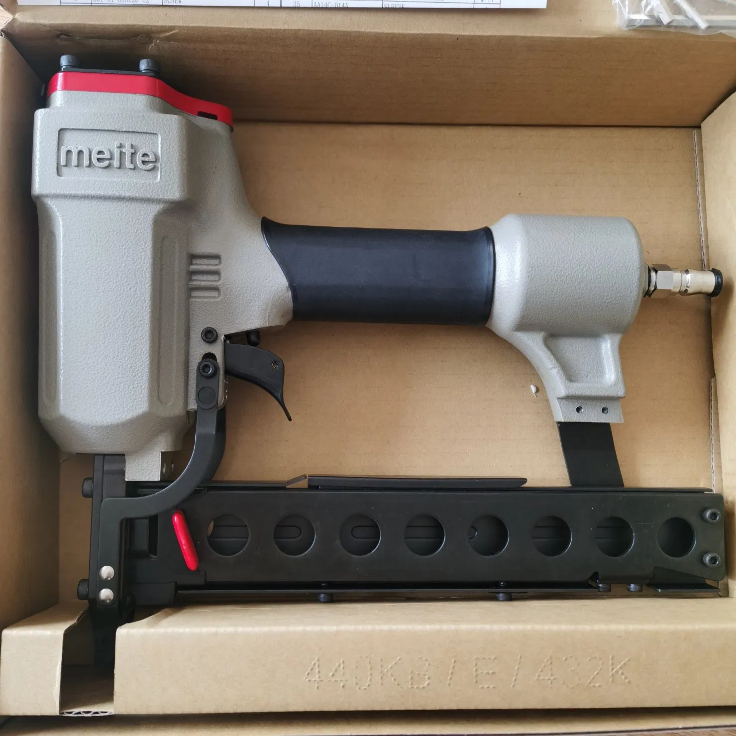 Пневматический степлер KYA 440KB на 90 скоб