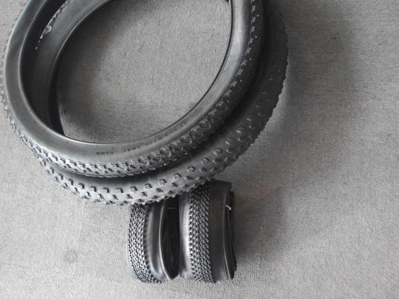 Велосипедная покрышка 14x1.95 и 18x1.95