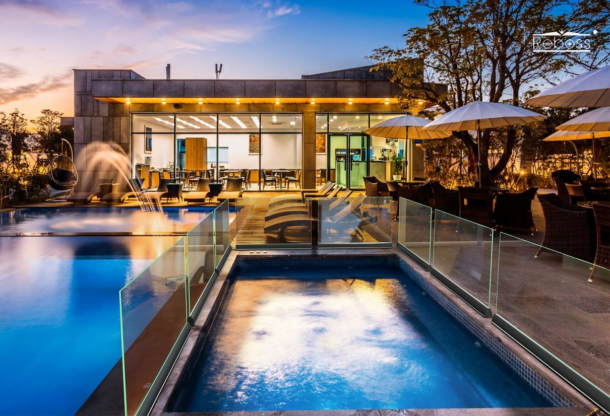 Top Design High Strength Outdoor Aluminum Bracket Glass Canopy