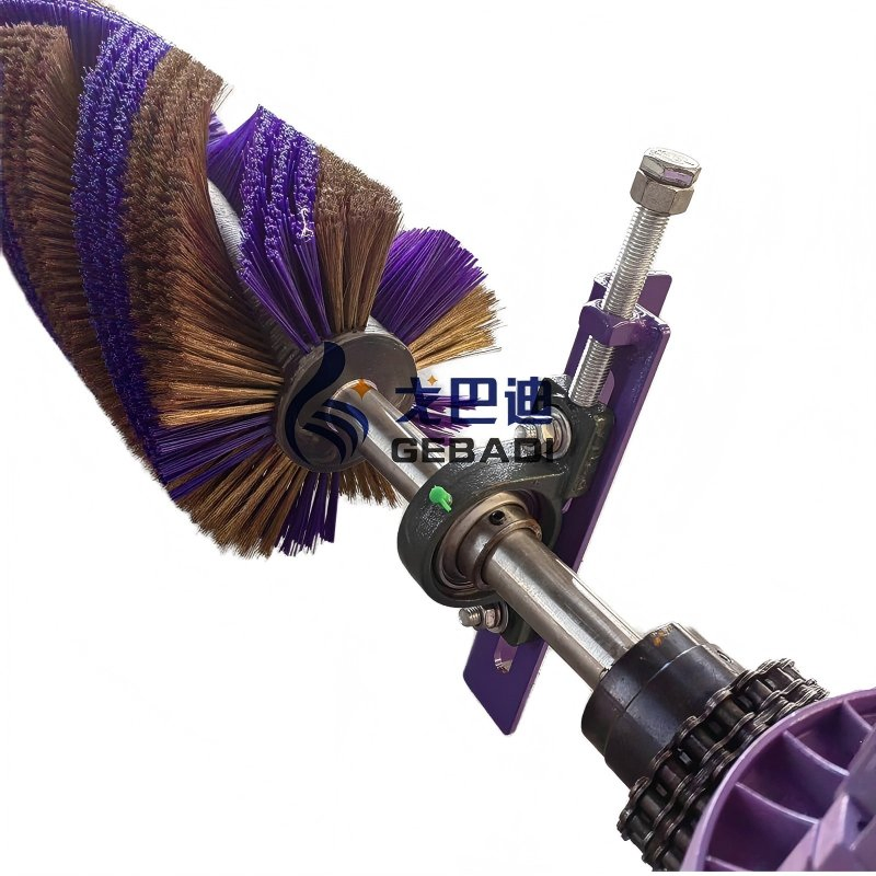 Электрическая вращающаяся щётка для очистки конвейерных лент