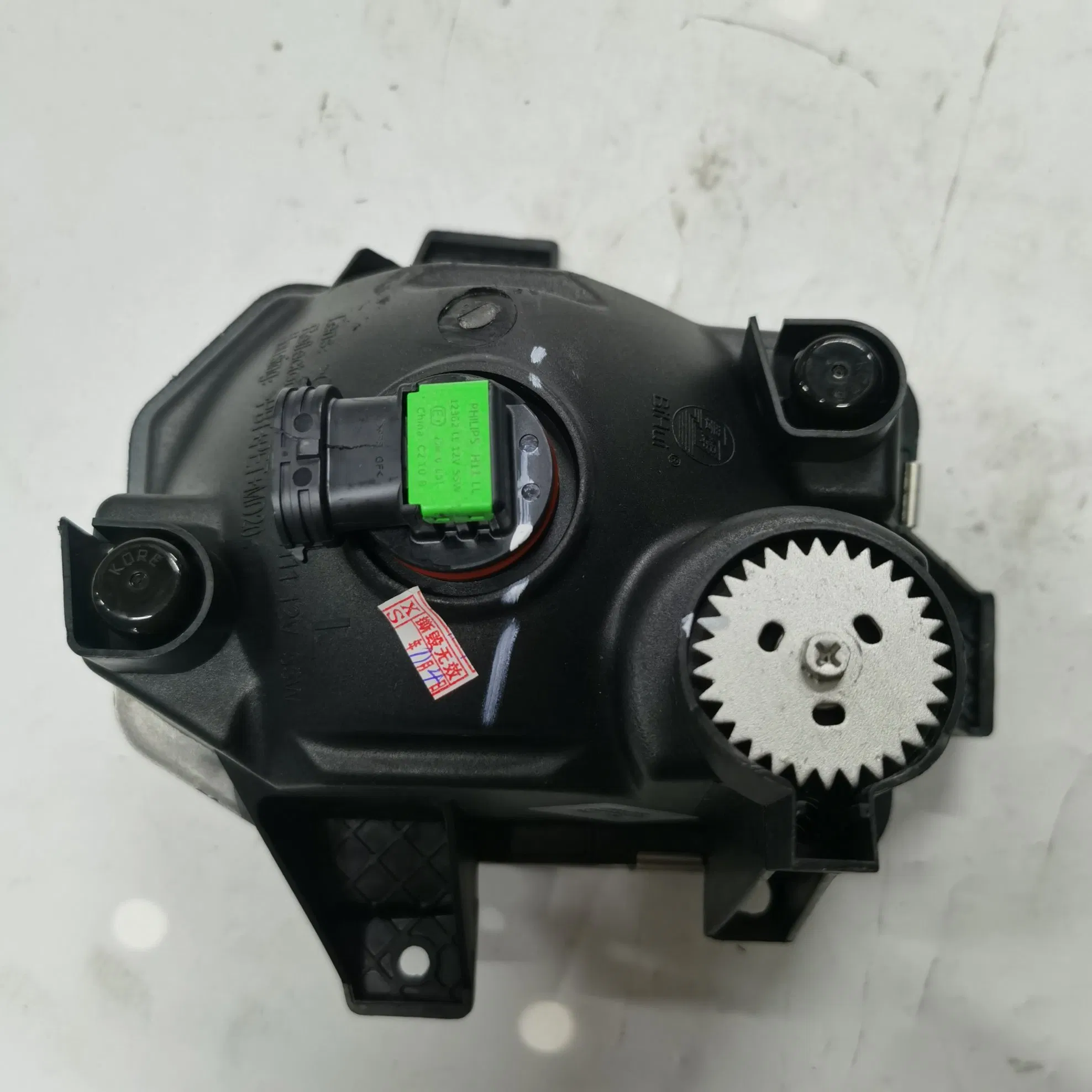 Противотуманная фара передняя Saic Maxus T60 C00047559 C00047560