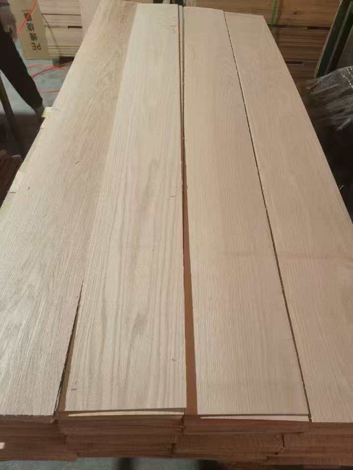High Quality Ash Reconstituted Wood Veneer with Thickness of 4mm or 5mm.