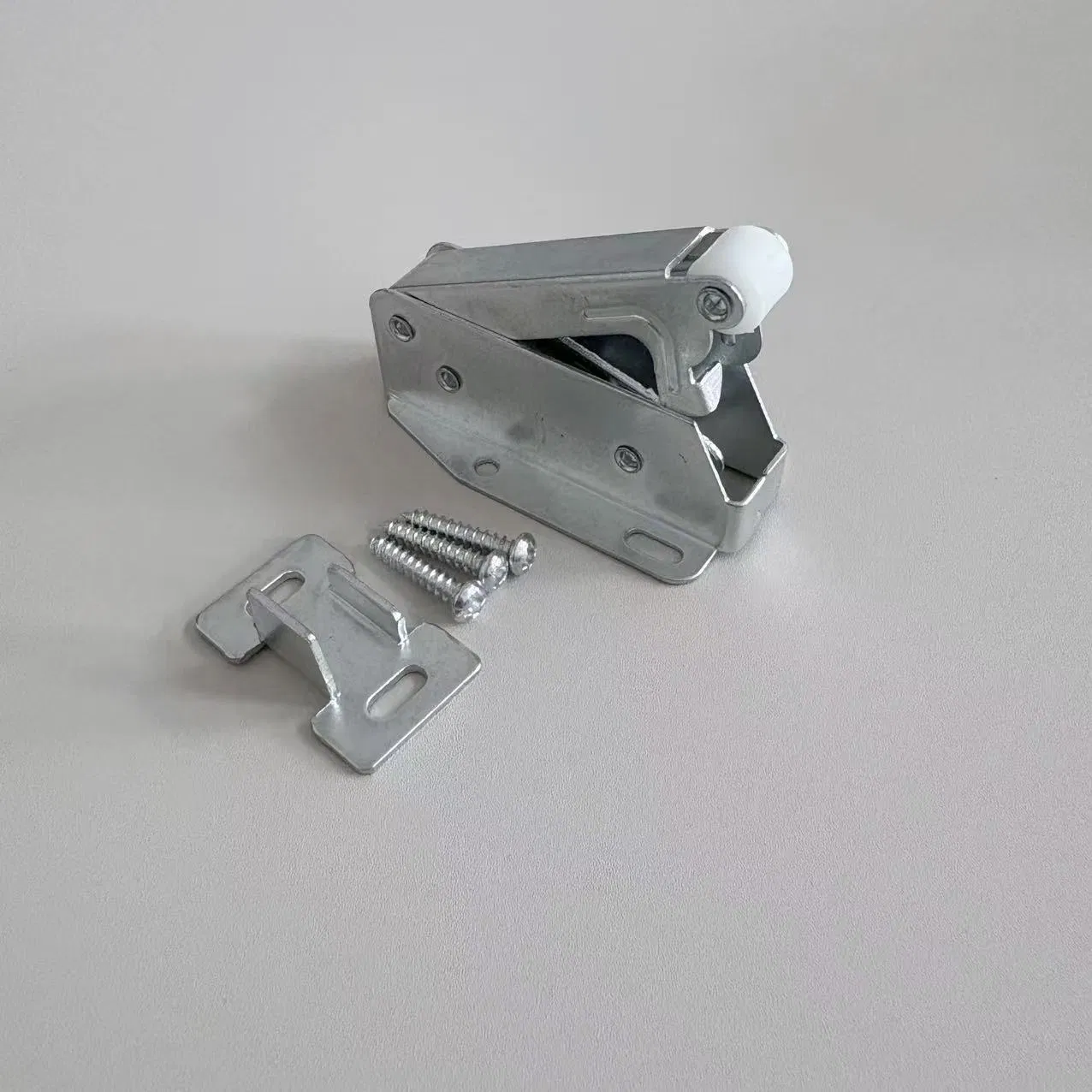 Free Custom Logo Steel Mini Latch with Steel Roller for Access Panel
