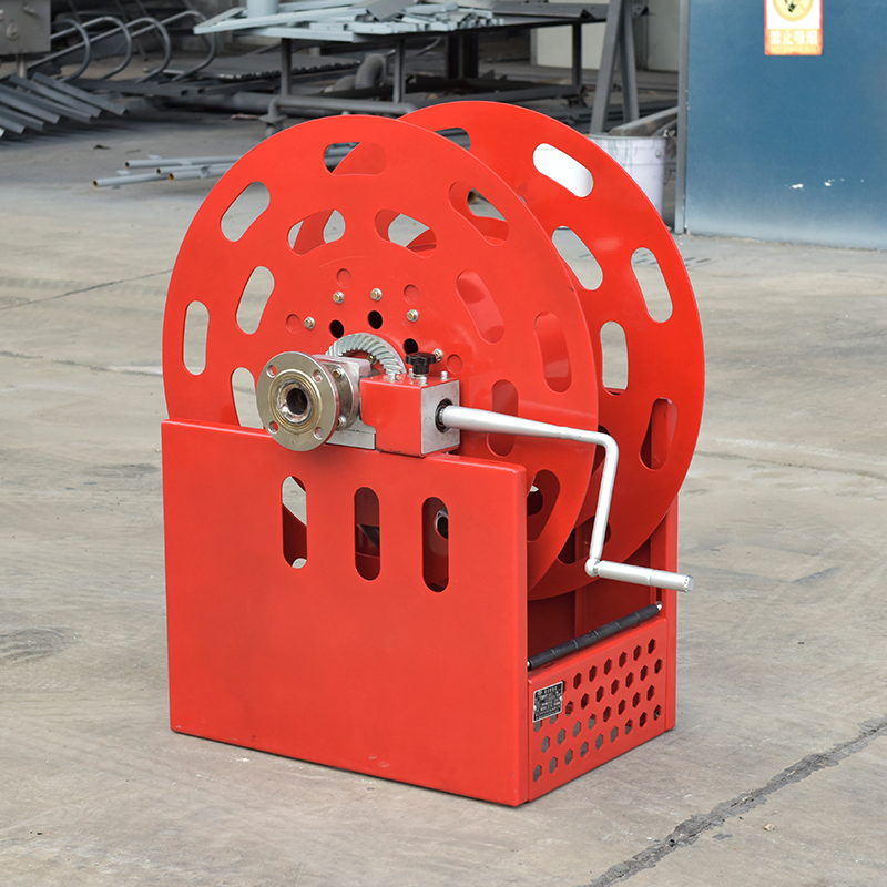 Compact and Lightweight Manual Hose Reel for Efficient Storage