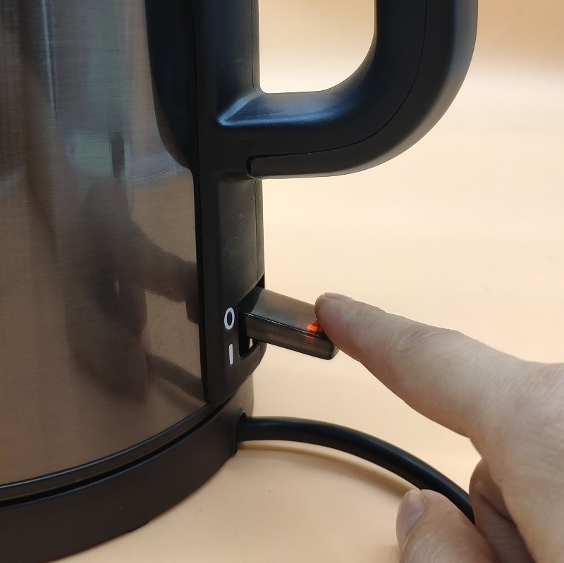 Electric Kettle Product with Straight Jug Shape Colorful Housing Push to Open Lid