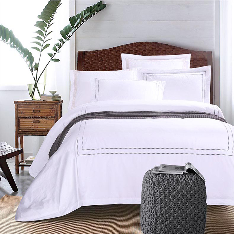 Hot Sale Elegant Embroidery Luxury Queen Bedding Set
