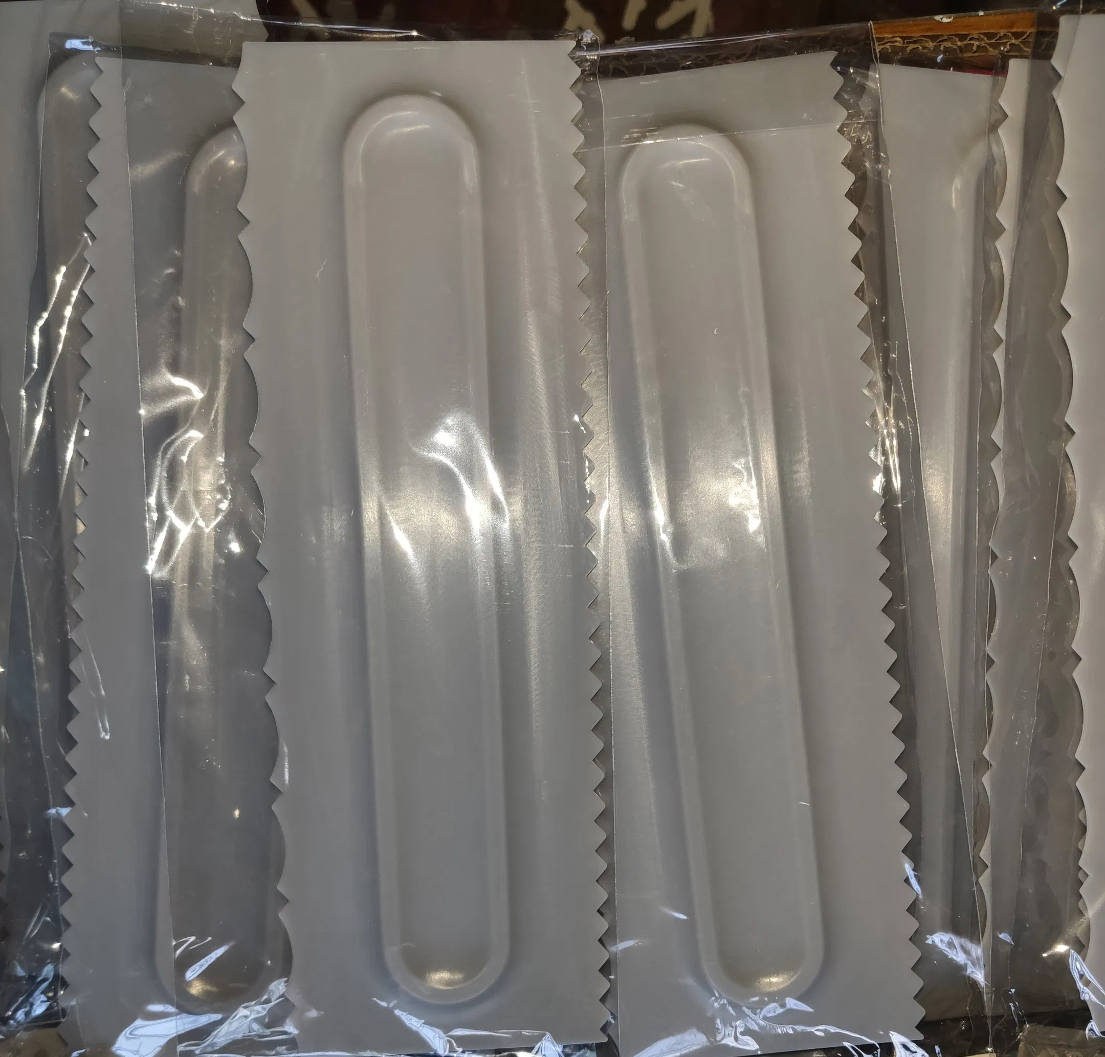 Plastic Cake Decorating Smoother Scraper Patterned Edge Butter Cream Frosting Icing Cake Comb
