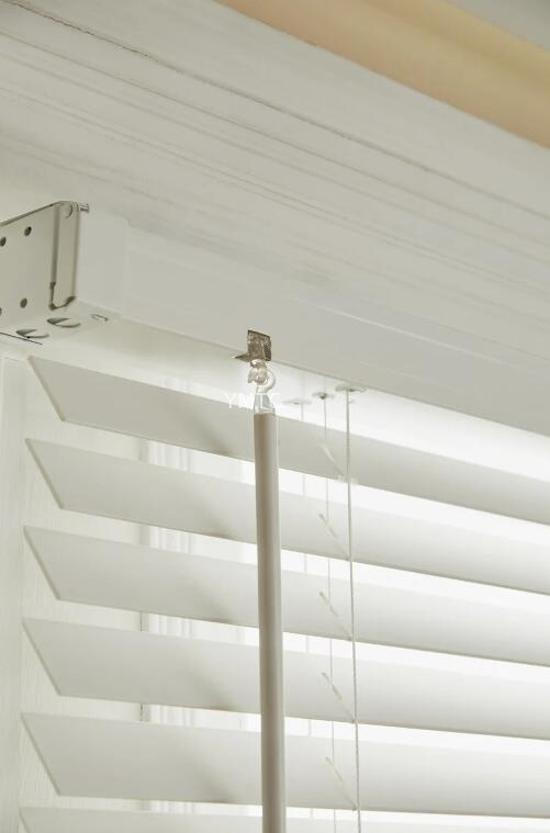 Home Decoration White Horizontal 50mm Slats Motorized Blinds